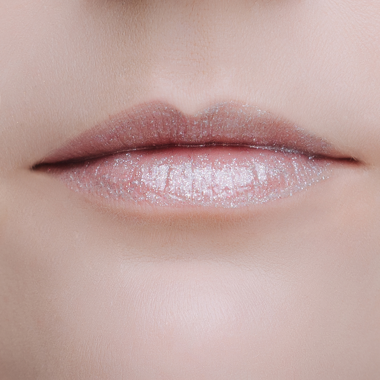 Блеск для губ с блестками Glitter In Gloss (2234R24-02, N.2, N.2, 4,5 мл)