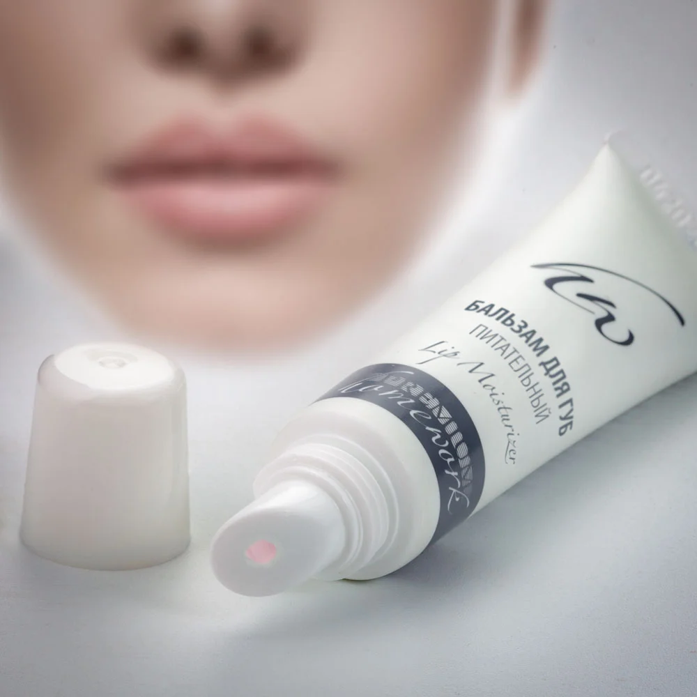 Питательный бальзам для губ