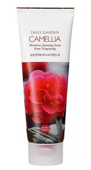 Очищающая пенка с камелией Daily Garden Camelia Moisture Cleansing Foam from Tongyeong Holika Holika 120 мл