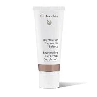Регенерирующий дневной тональный крем Regeneration Tagescreme Balance Dr. Hauschka