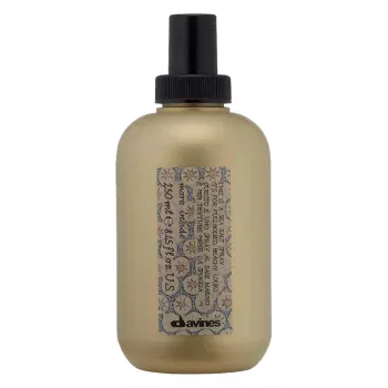 Спрей с морской солью More Inside для свободных объемных укладок Sea Salt Spray Davines