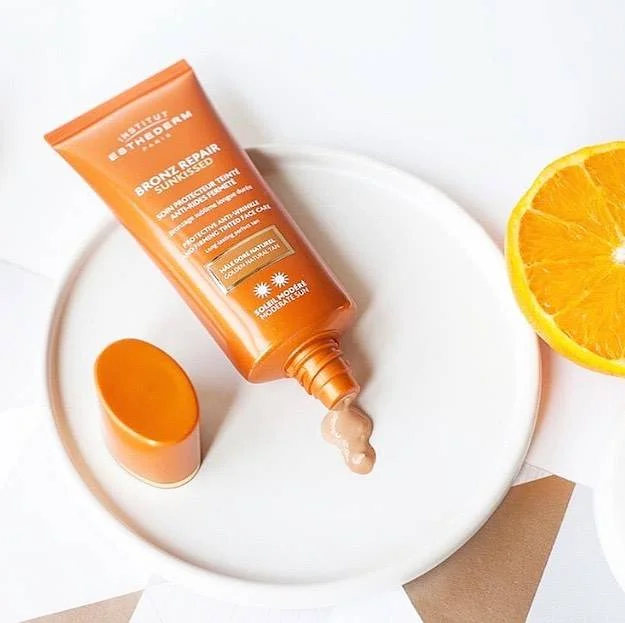 Крем для лица, шеи и декольте при умеренном солнце Бронз репеа Institut Esthederm 